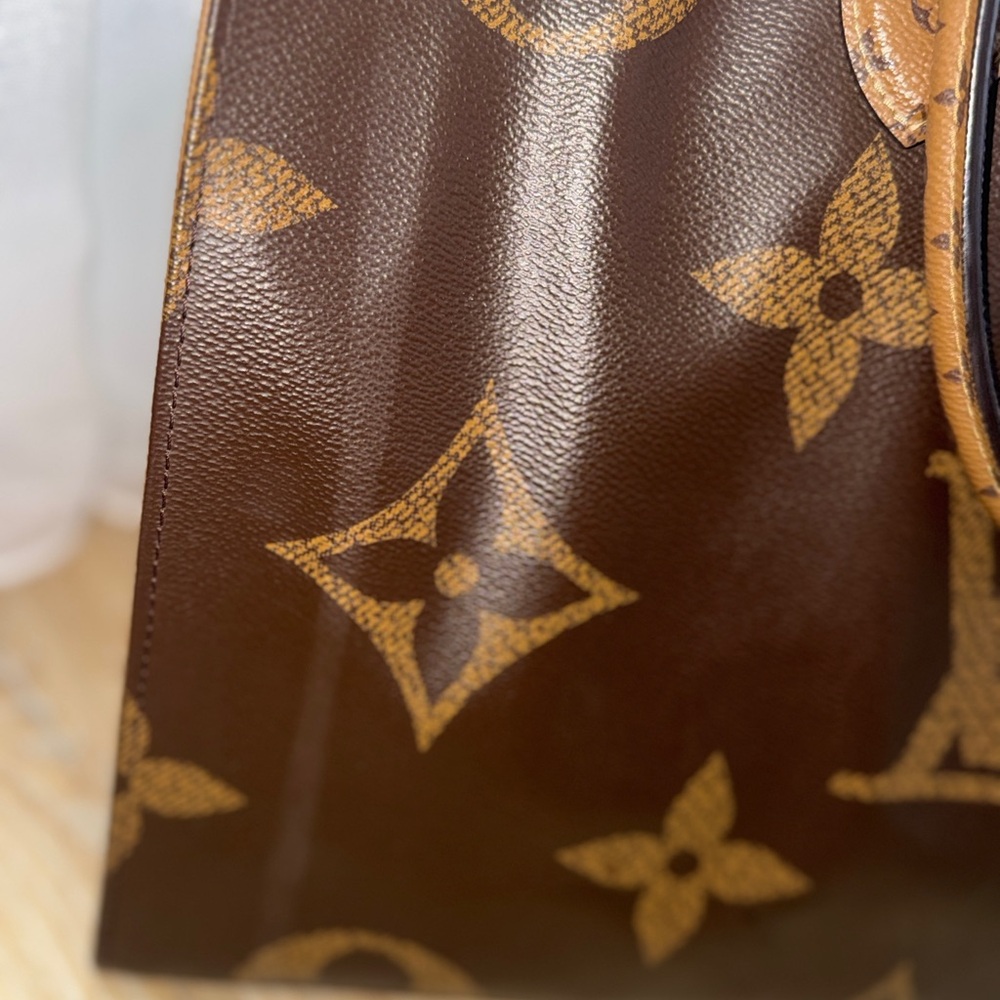 Louis Vuitton Tan Monogram Handbag - Picture 4 of 6